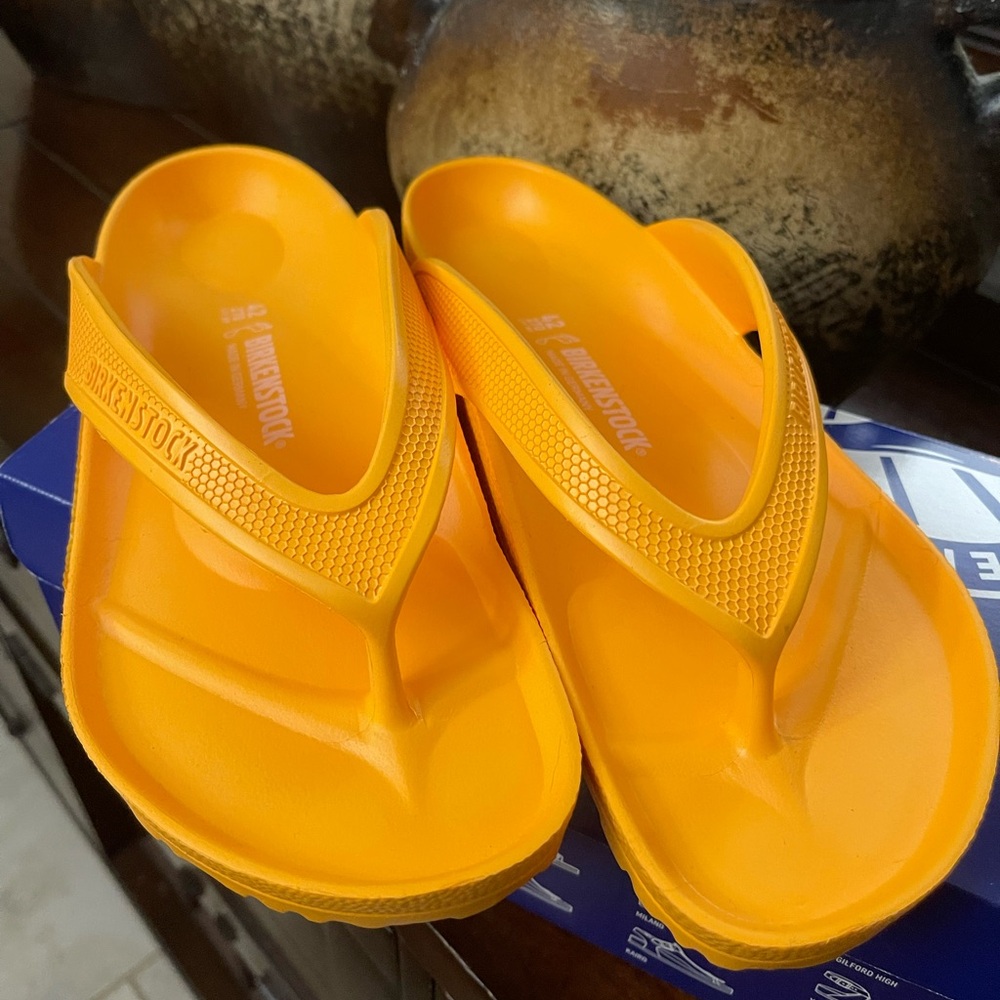 Birkenstock Orange Sandals Honolulu Essentials
EVA - Zinnia